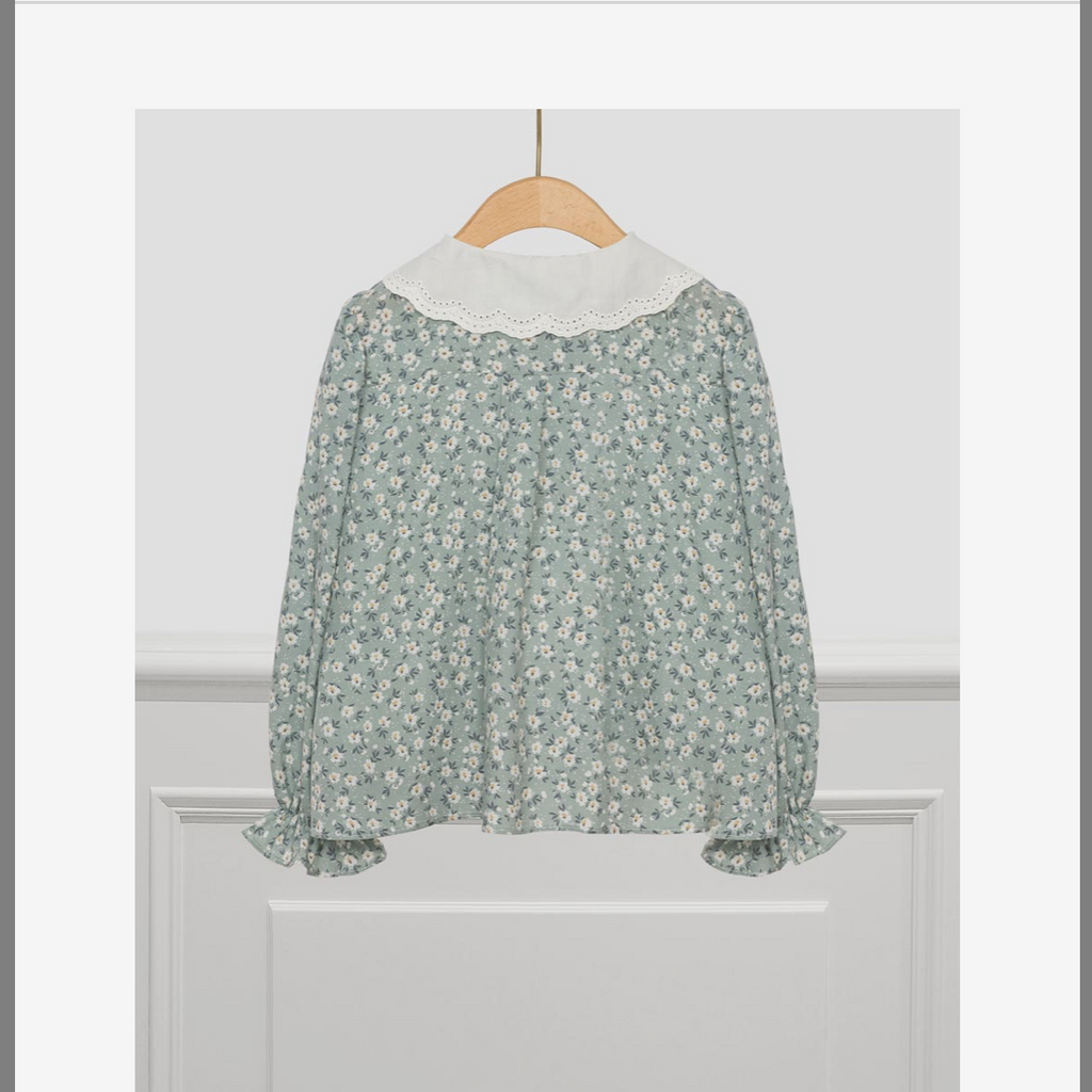 BLUSA ESTAMPADA FLORES JADE CUELLO BORDADO